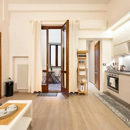 Keys Of Italy - Pergola 19 - 1 Bdr Flat With Inner Courtyard * 피렌체