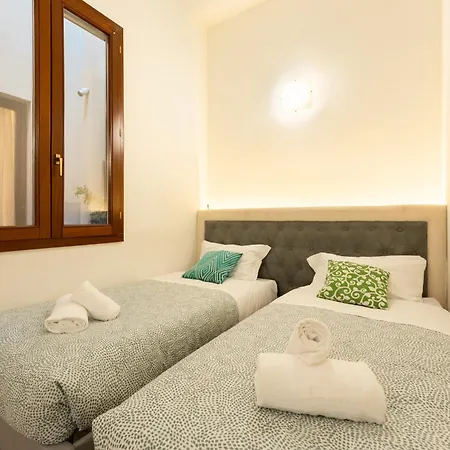 Keys Of Italy - Pergola 19 - 1 Bdr Flat With Inner Courtyard *