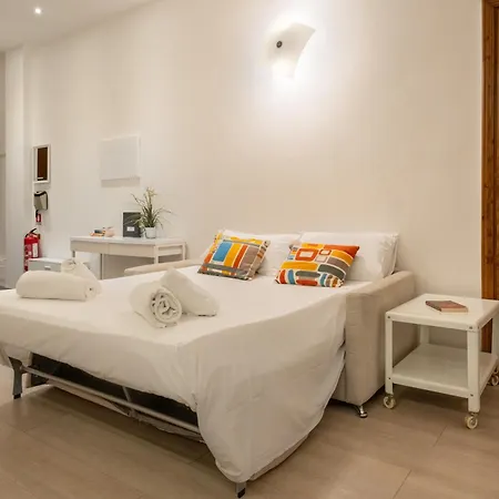 아파트 Keys Of Italy - Pergola 19 - 1 Bdr Flat With Inner Courtyard