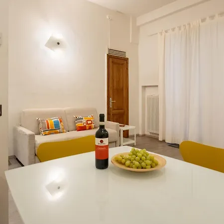 아파트 Keys Of Italy - Pergola 19 - 1 Bdr Flat With Inner Courtyard *