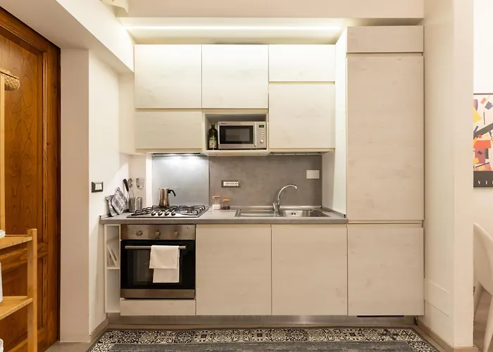 Keys Of Italy - Pergola 19 - 1 Bdr Flat With Inner Courtyard Apartment Florence