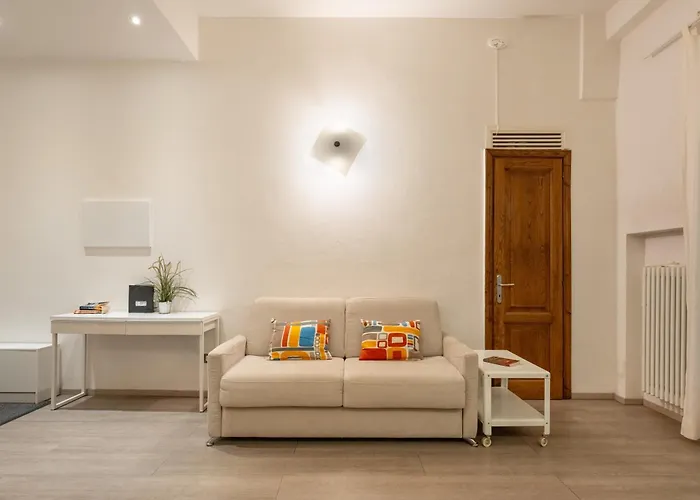 Keys Of Italy - Pergola 19 - 1 Bdr Flat With Inner Courtyard Apartment Florence