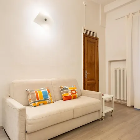 Pergola - 1 Bdr Flat With Inner Courtyard Apartamento
